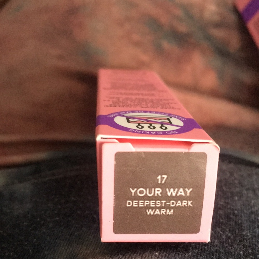 Benefit concealer, in the color 2F01 : 17 Your Way Deepest -Dark Warm.  NWB
